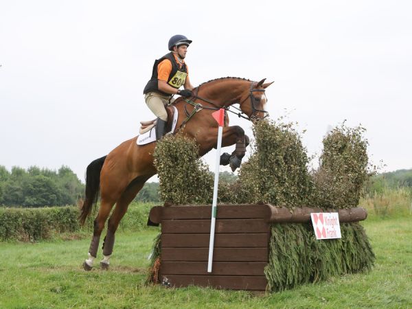 Jerry jumping double clear at Dauntsey Park