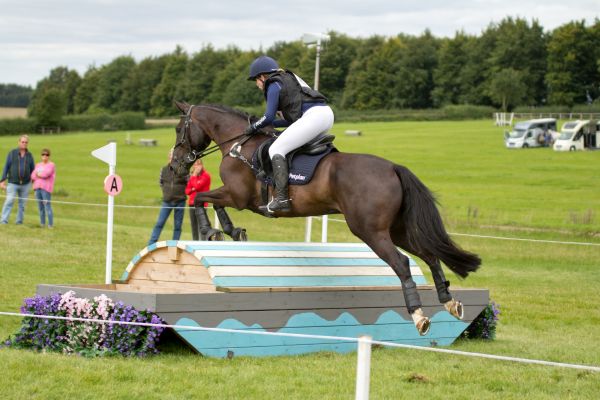 Boodles clearing the boat on the cross country course