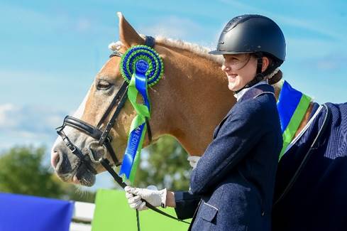 Astrid Holcke, Winner of Prelim Bronze class