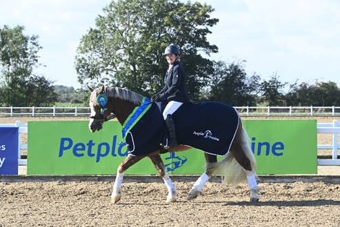 Julia Case, Winner of Novice Bronze class