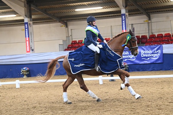 Julia Case, Winner of Novice Bronze class